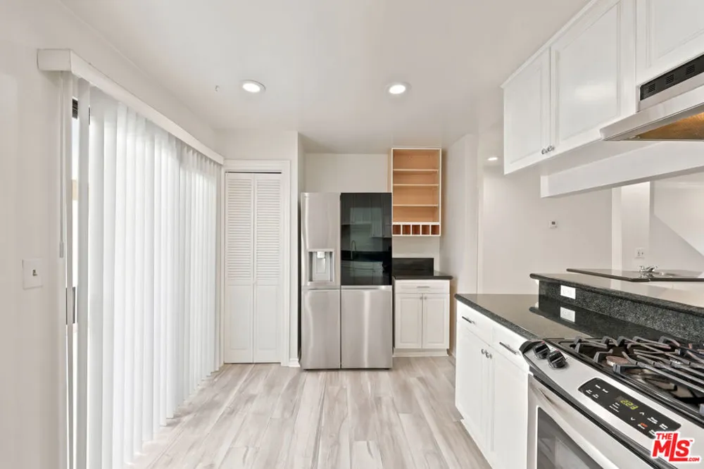 14937 Sherman Way #2 Van Nuys, CA 91405