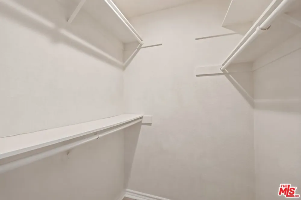 14937 Sherman Way #2 Van Nuys, CA 91405