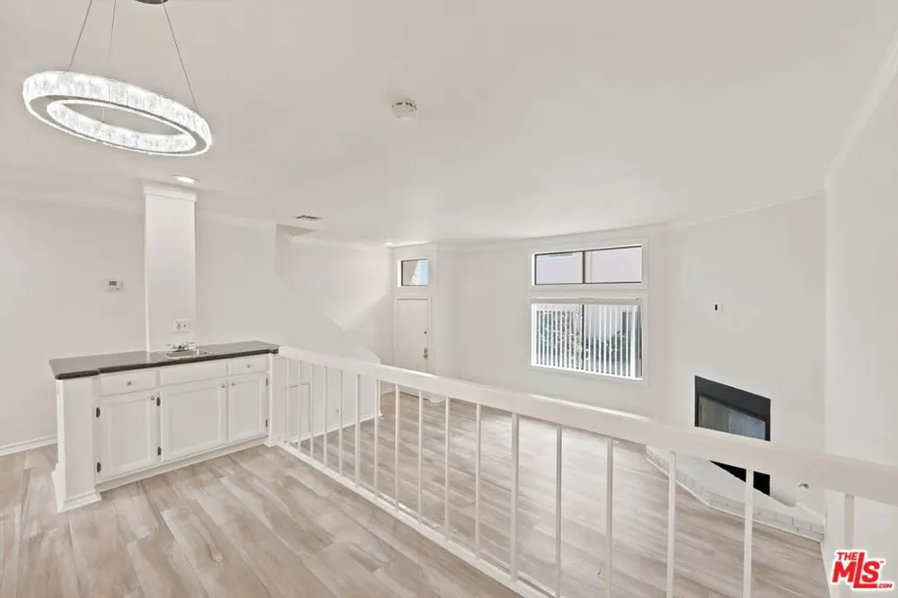 14937 Sherman Way #2 Van Nuys, CA 91405