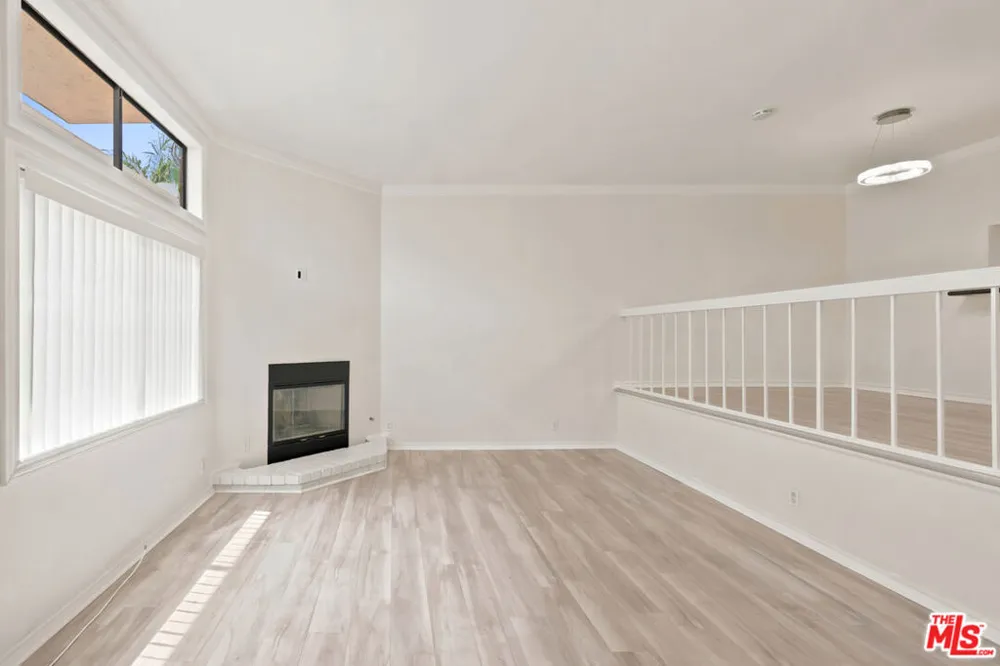 14937 Sherman Way #2 Van Nuys, CA 91405