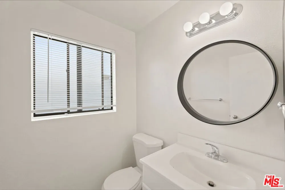 14937 Sherman Way #2 Van Nuys, CA 91405