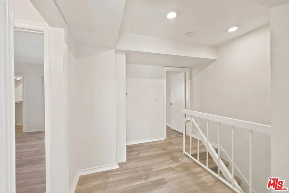 14937 Sherman Way #2 Van Nuys, CA 91405