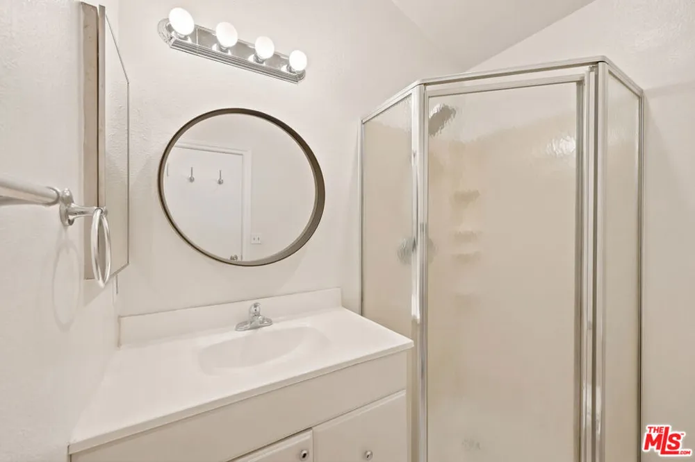 14937 Sherman Way #2 Van Nuys, CA 91405