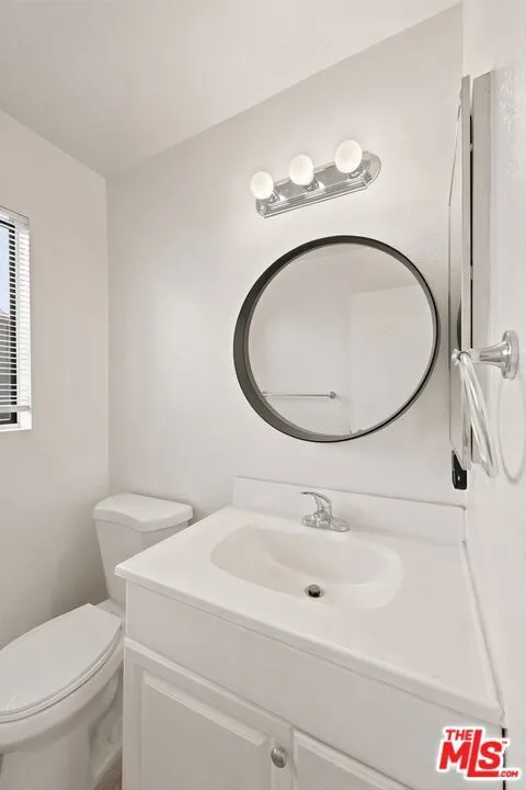 14937 Sherman Way #2 Van Nuys, CA 91405