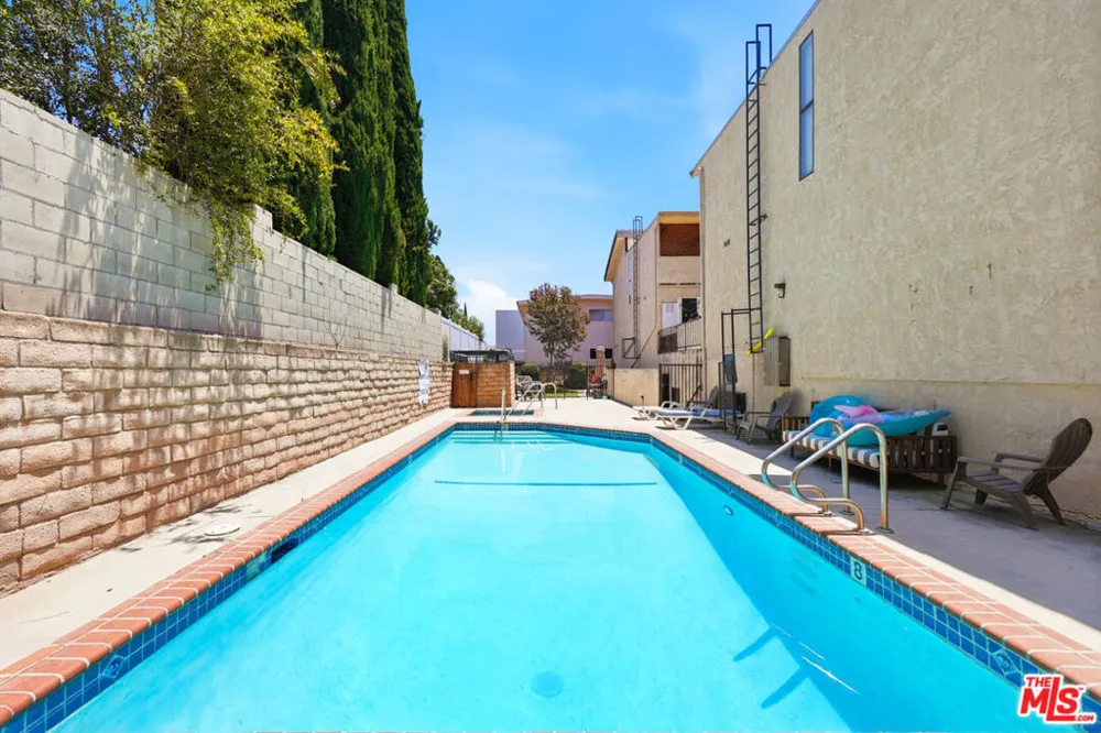 14937 Sherman Way #2 Van Nuys, CA 91405