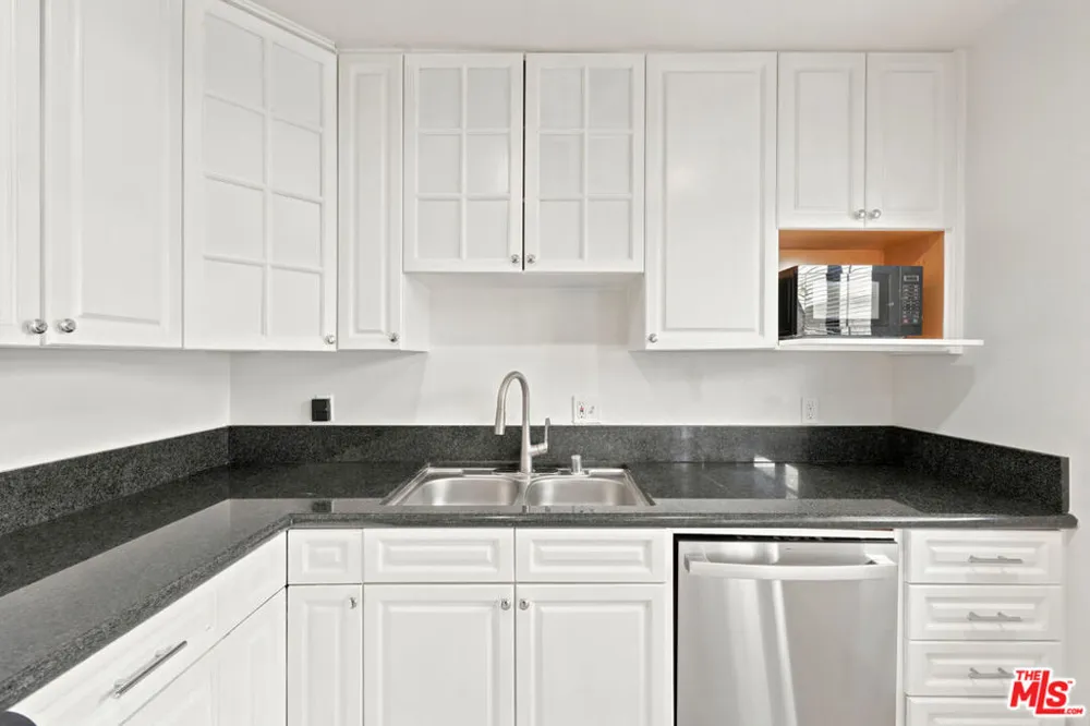 14937 Sherman Way #2 Van Nuys, CA 91405