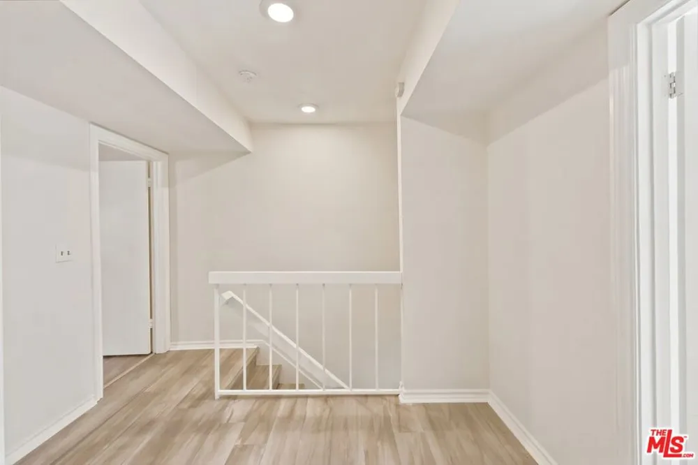 14937 Sherman Way #2 Van Nuys, CA 91405