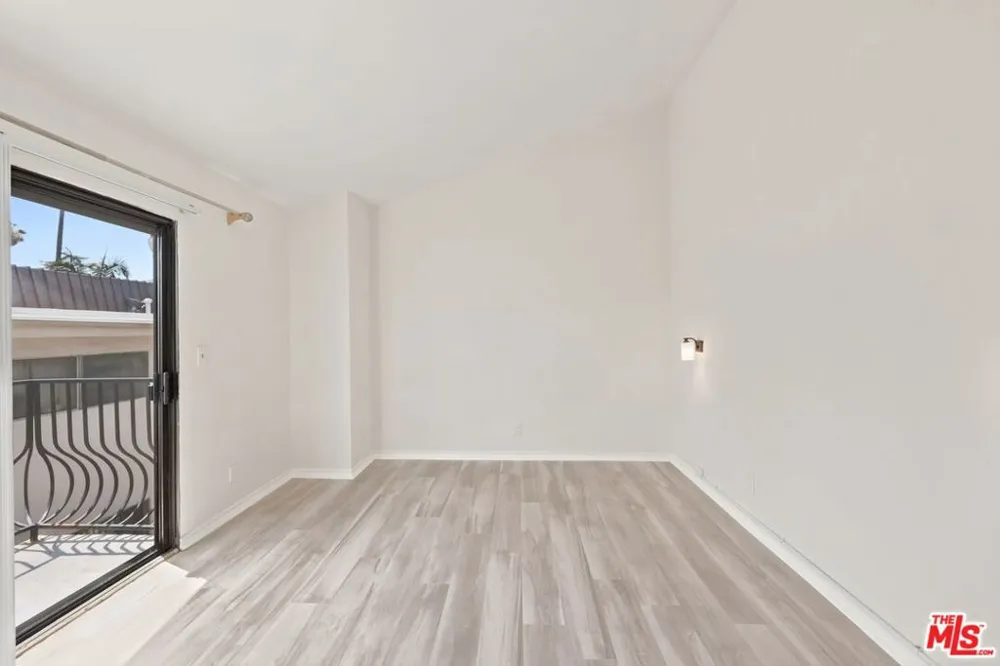 14937 Sherman Way #2 Van Nuys, CA 91405