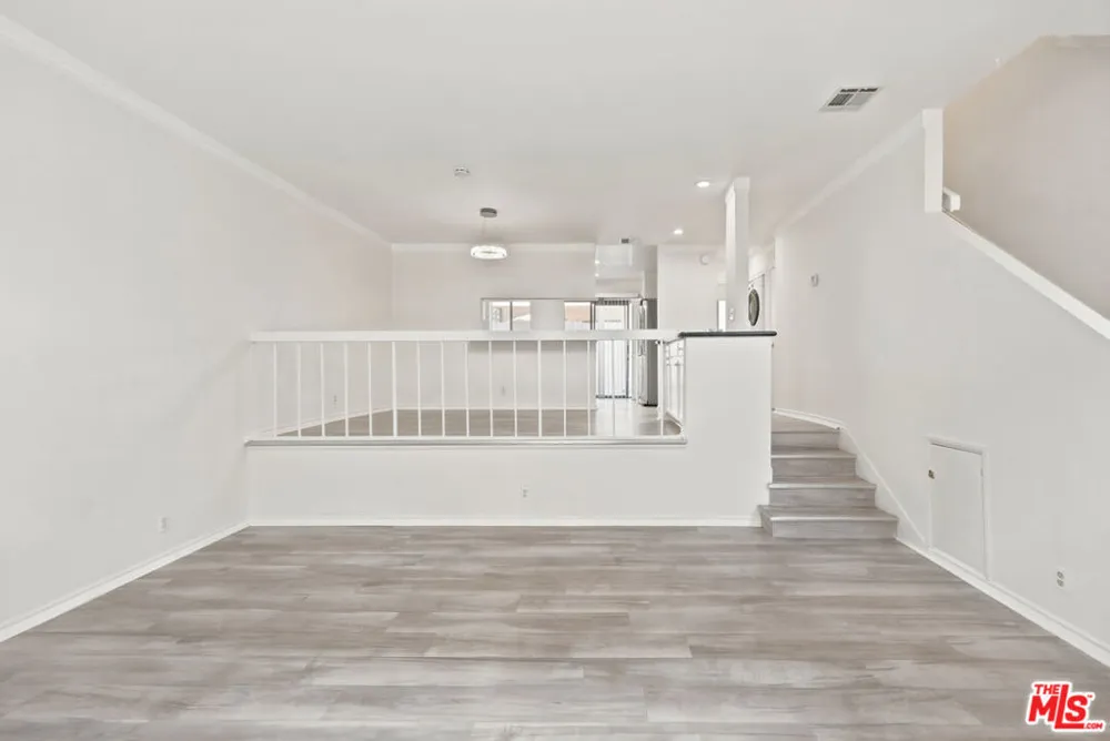 14937 Sherman Way #2 Van Nuys, CA 91405