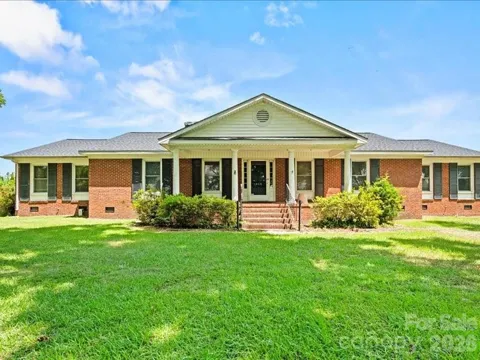 464 Lark Road