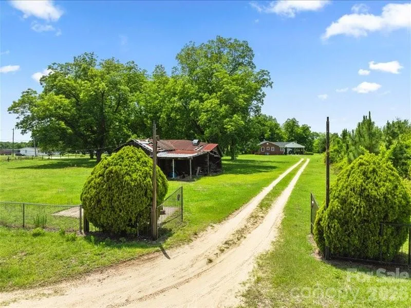 464 Lark Road Cheraw, SC 29520
