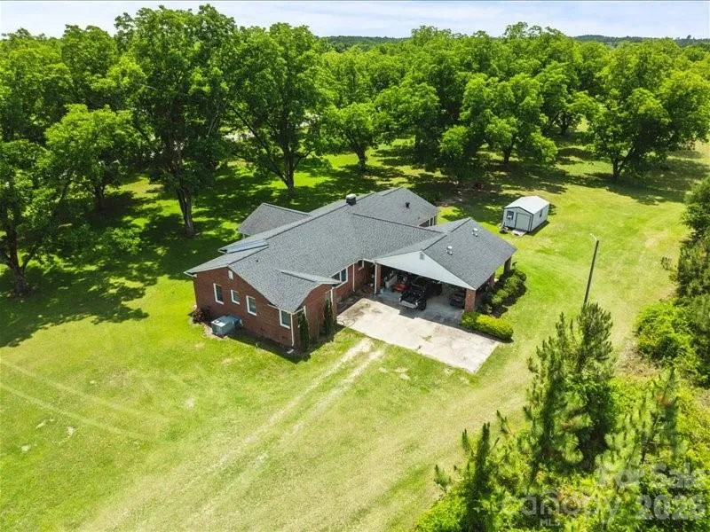 464 Lark Road Cheraw, SC 29520