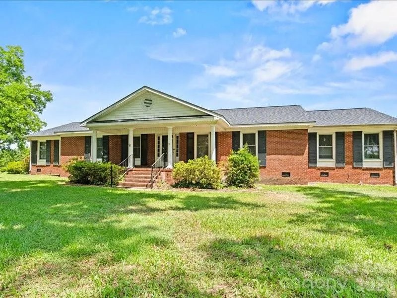 464 Lark Road Cheraw, SC 29520