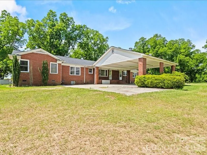 464 Lark Road Cheraw, SC 29520