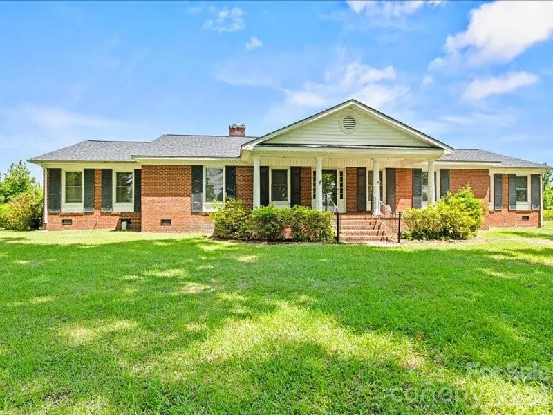 464 Lark Road Cheraw, SC 29520