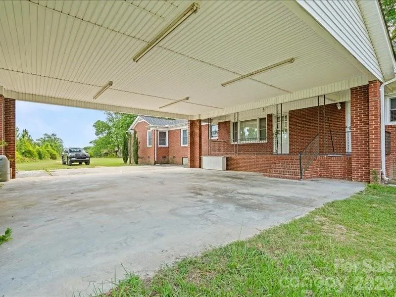 464 Lark Road Cheraw, SC 29520