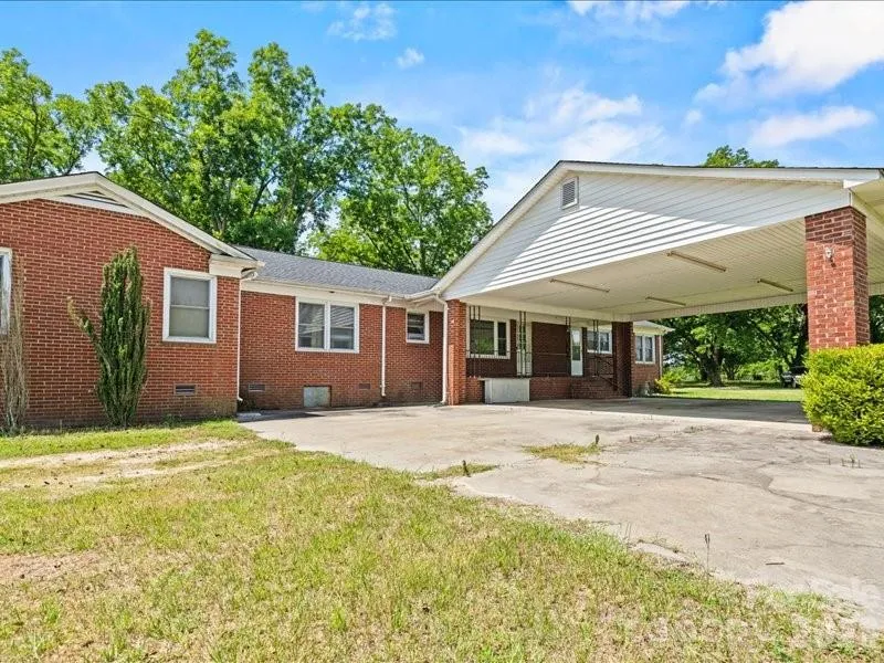 464 Lark Road Cheraw, SC 29520