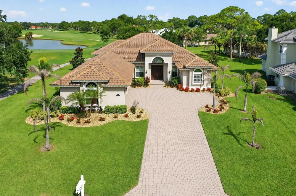 9431 Meadowood Drive Fort Pierce, FL 34951