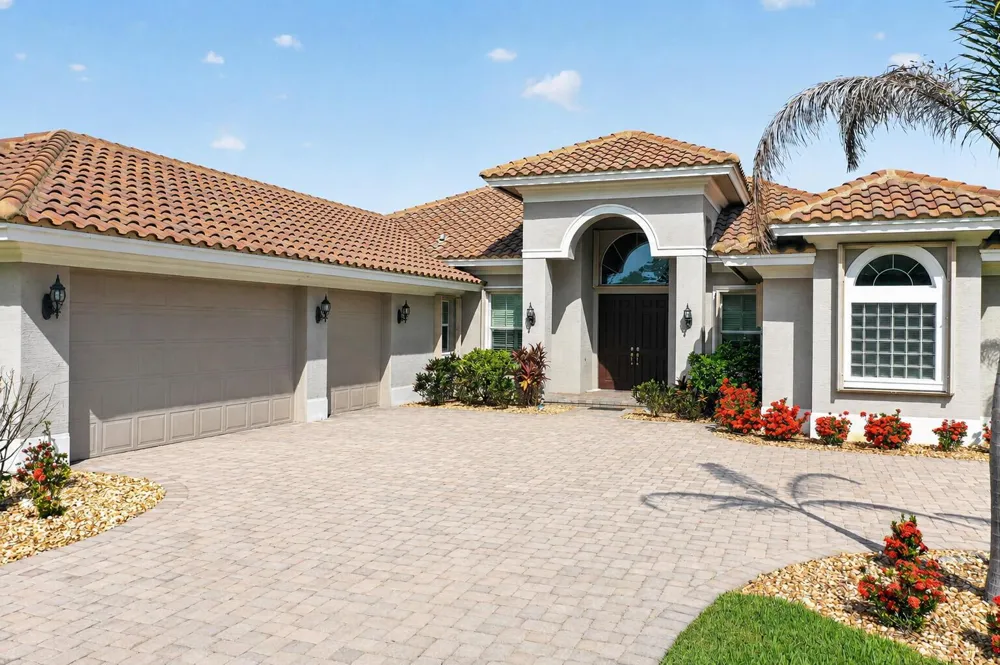 9431 Meadowood Drive Fort Pierce, FL 34951