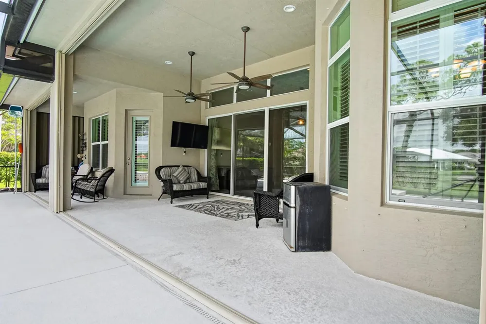 9431 Meadowood Drive Fort Pierce, FL 34951
