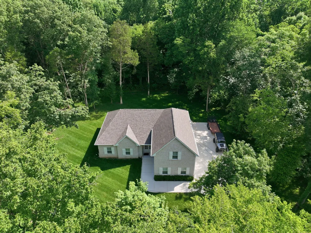 1304 Summer Station Dr Chapel Hill, TN 37034