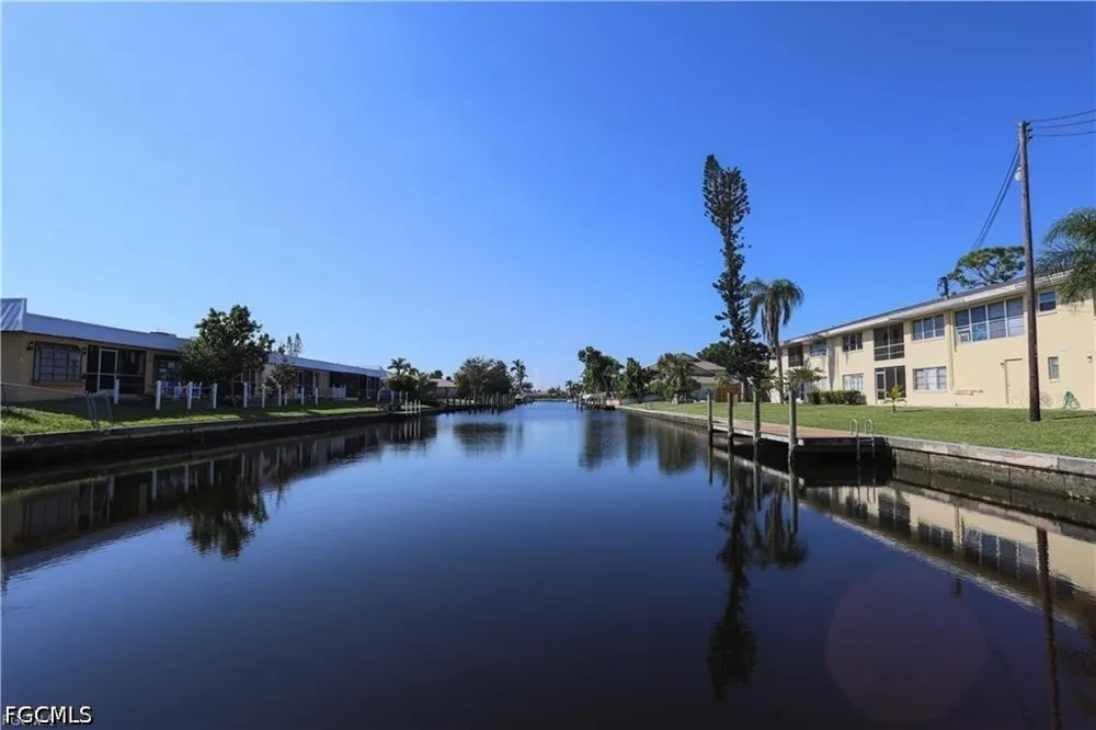 Victoria Drive #204 Cape Coral, FL 33904
