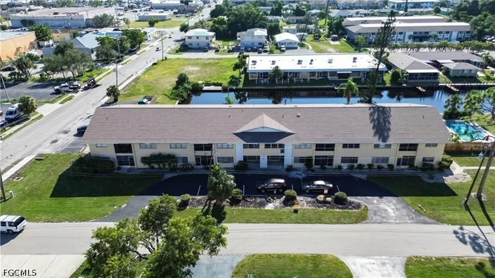 Victoria Drive #204 Cape Coral, FL 33904