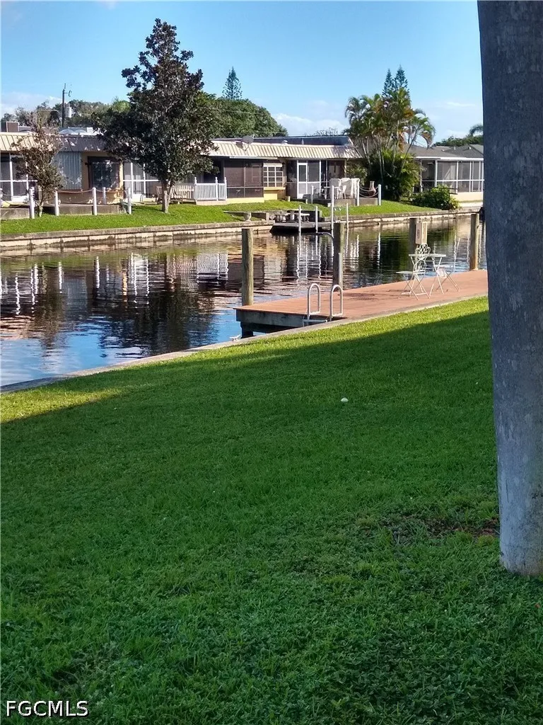 Victoria Drive #204 Cape Coral, FL 33904