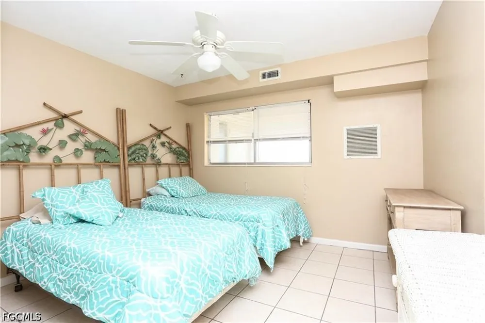 Victoria Drive #204 Cape Coral, FL 33904