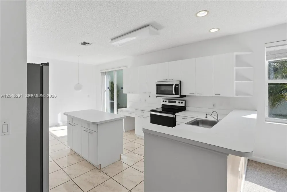 15714 NW 10th St Pembroke Pines, FL 33028