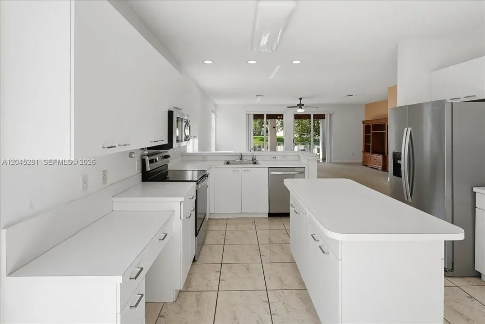 15714 NW 10th St Pembroke Pines, FL 33028