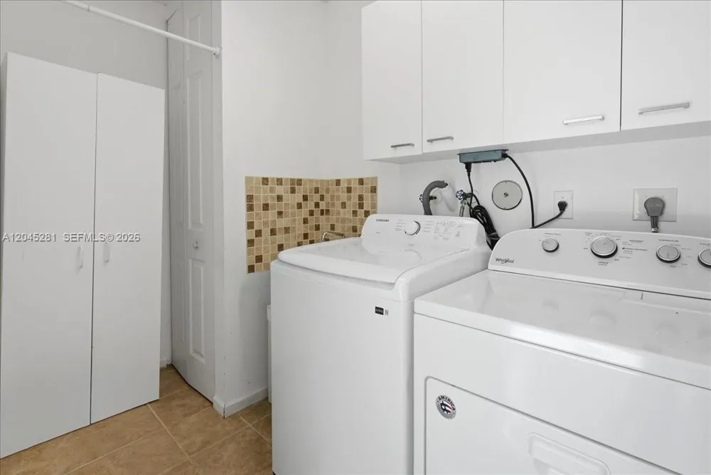 15714 NW 10th St Pembroke Pines, FL 33028