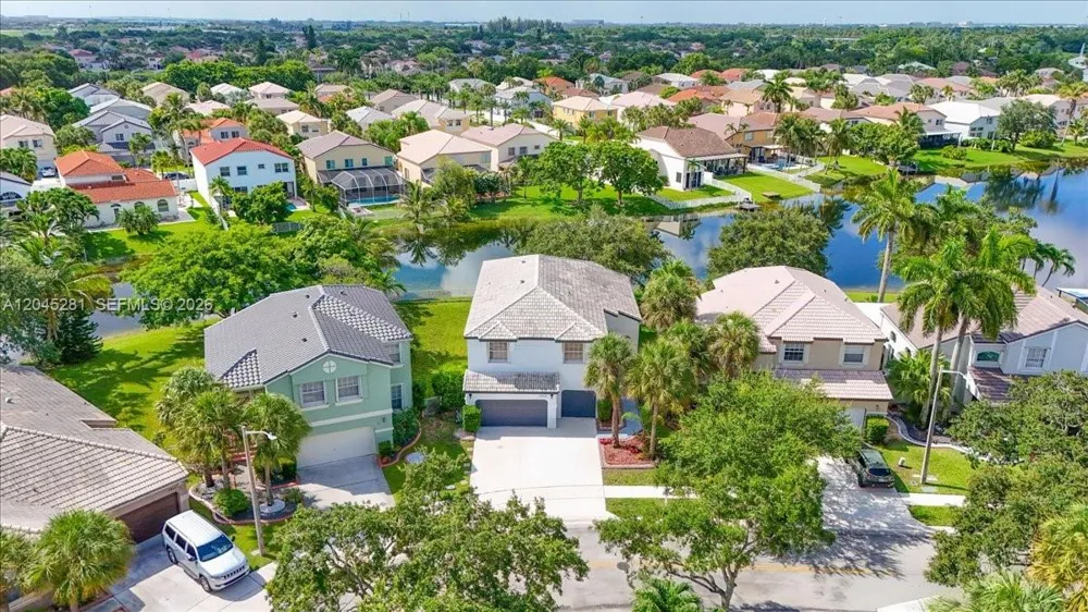 15714 NW 10th St Pembroke Pines, FL 33028