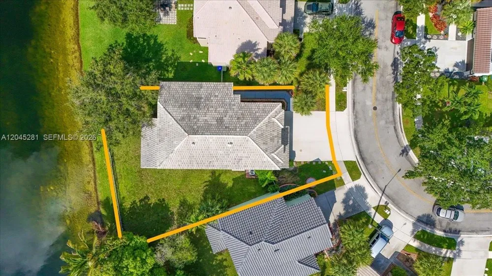 15714 NW 10th St Pembroke Pines, FL 33028