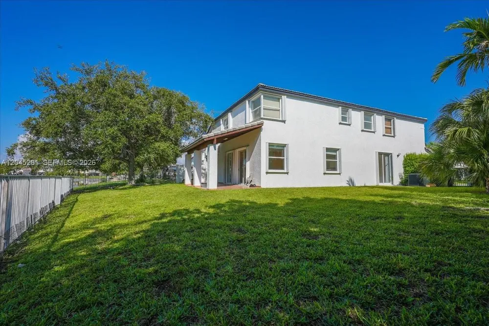 15714 NW 10th St Pembroke Pines, FL 33028