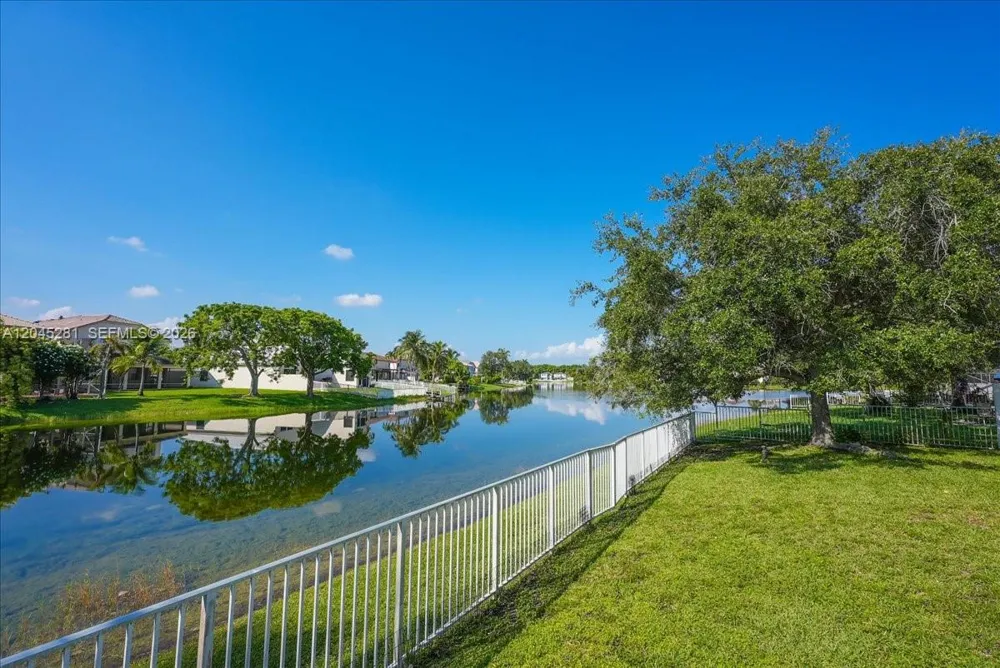 15714 NW 10th St Pembroke Pines, FL 33028