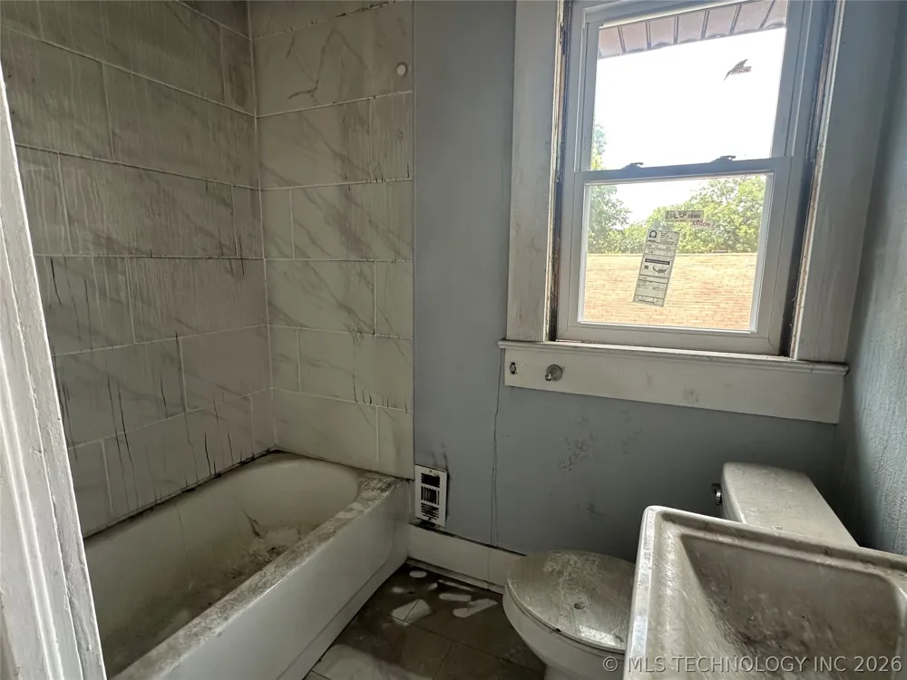 1126 E 4th Street Okmulgee, OK 74447