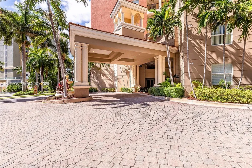 17150 Bay Rd #2222 Sunny Isles Beach, FL 33160