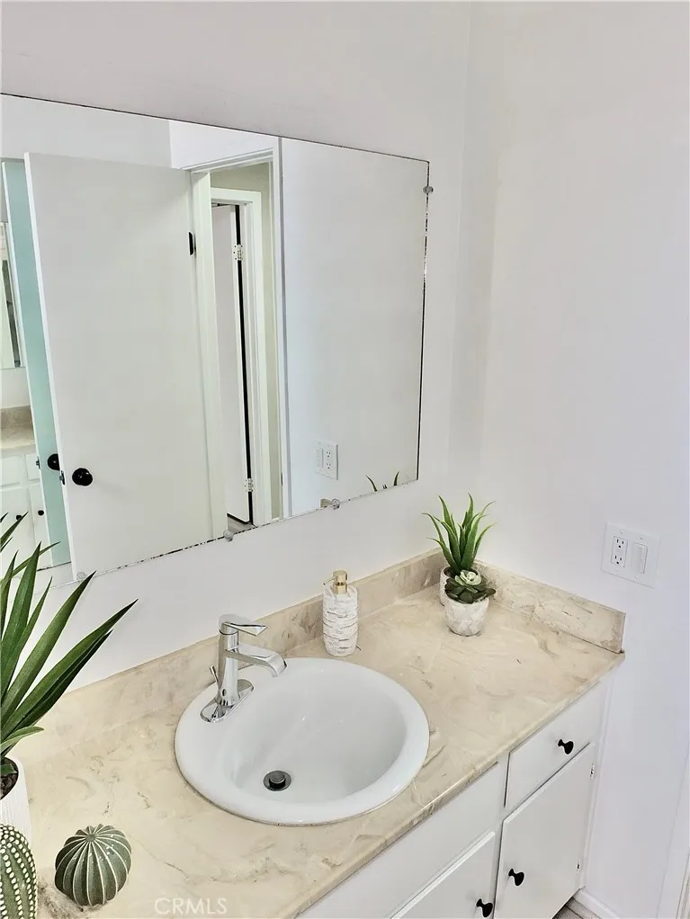 545 Chestnut Avenue #203 Long Beach, CA 90802