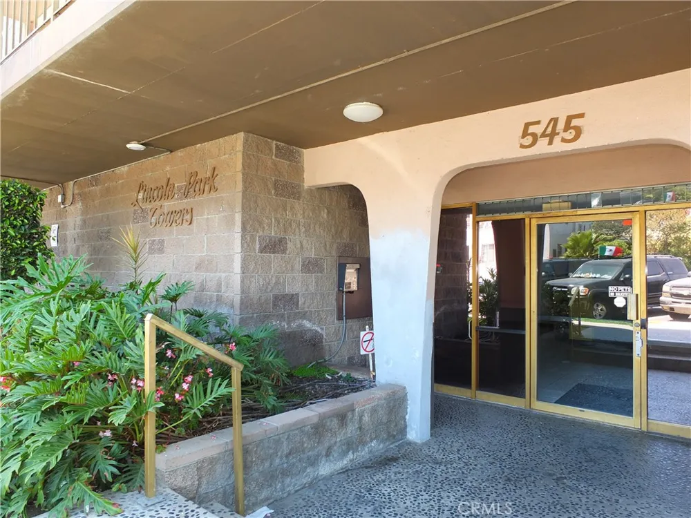 545 Chestnut Avenue #203 Long Beach, CA 90802