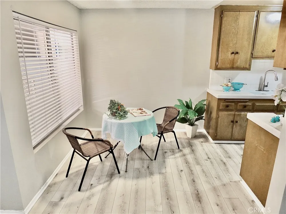 545 Chestnut Avenue #203 Long Beach, CA 90802