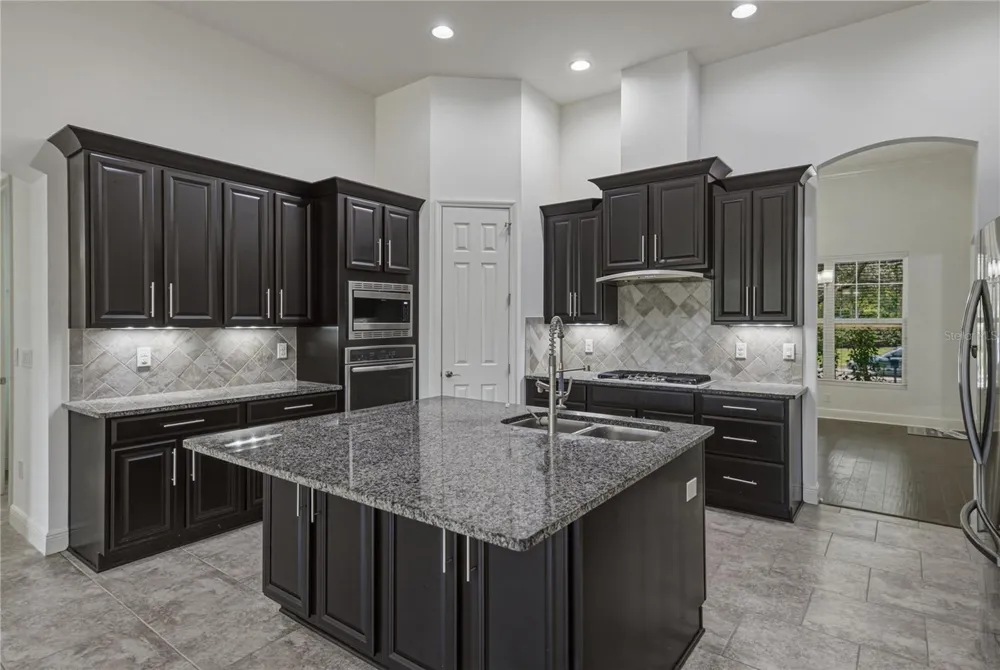5904 SHELL RIDGE DRIVE Lithia, FL 33547