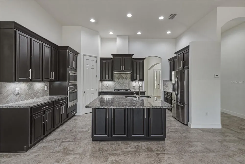 5904 SHELL RIDGE DRIVE Lithia, FL 33547