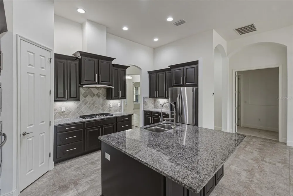 5904 SHELL RIDGE DRIVE Lithia, FL 33547