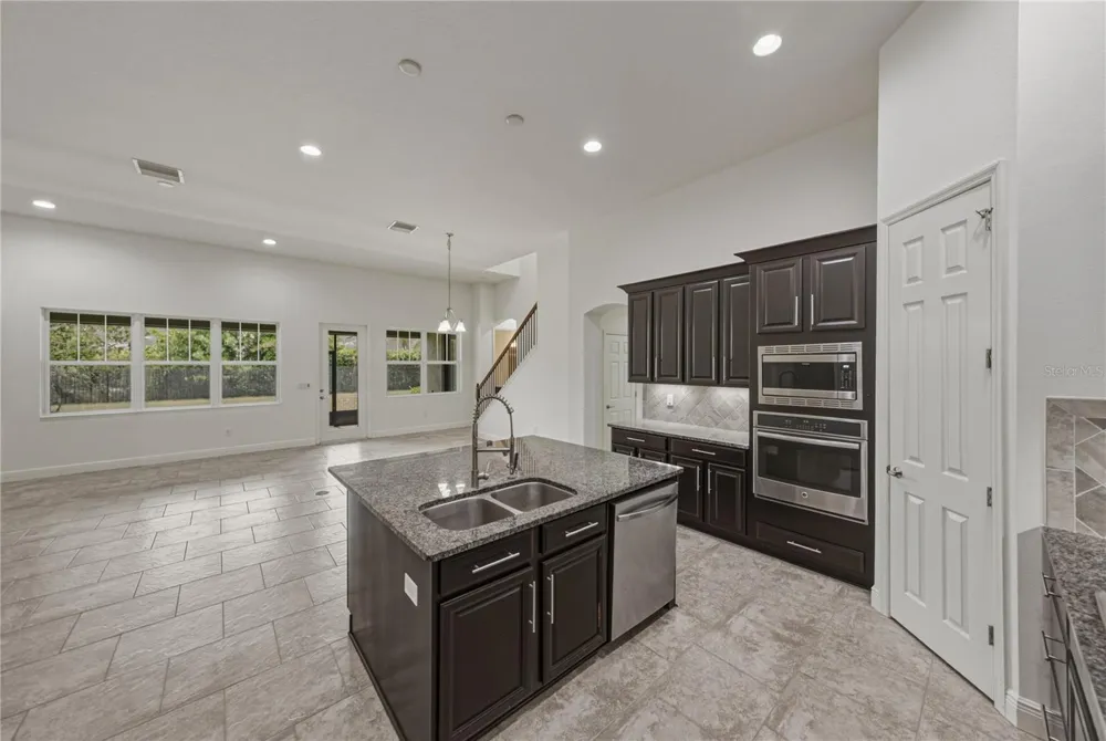 5904 SHELL RIDGE DRIVE Lithia, FL 33547