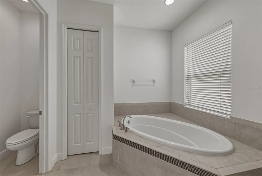 5904 SHELL RIDGE DRIVE Lithia, FL 33547