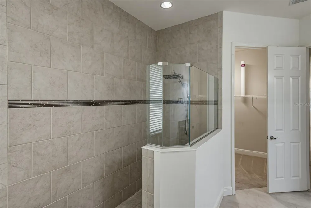 5904 SHELL RIDGE DRIVE Lithia, FL 33547