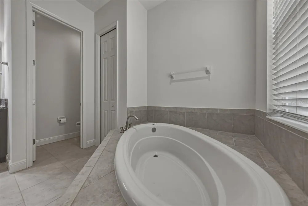 5904 SHELL RIDGE DRIVE Lithia, FL 33547