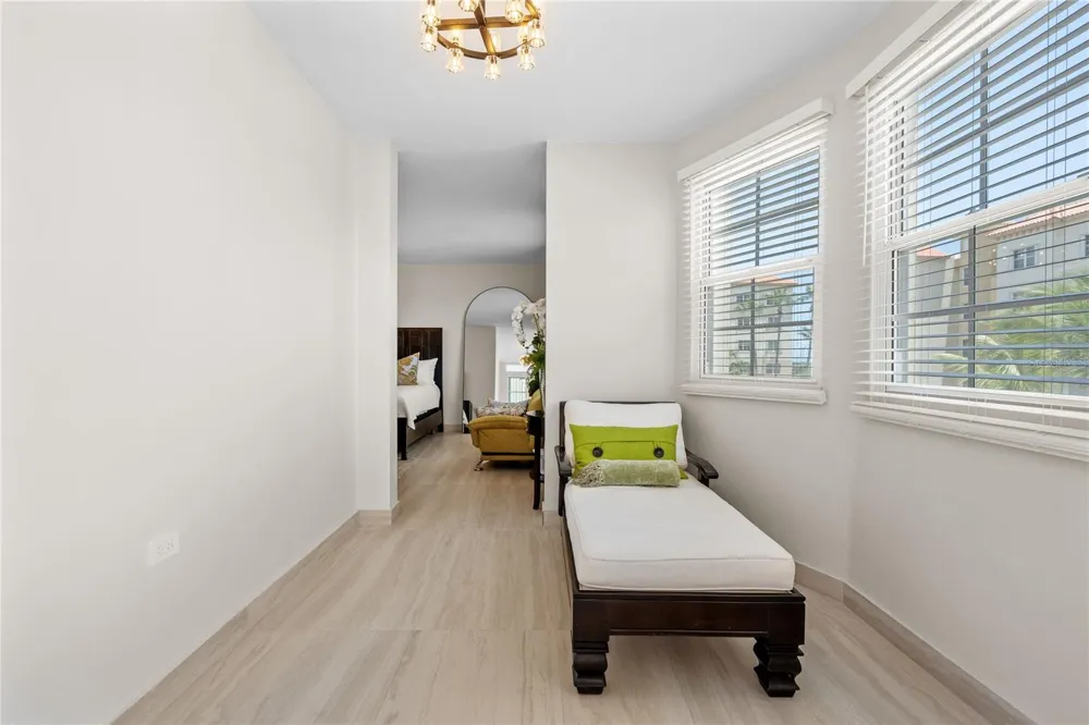 6690 Rd. ROYAL PALM COND. #D-101 Vega Alta, PR 00692