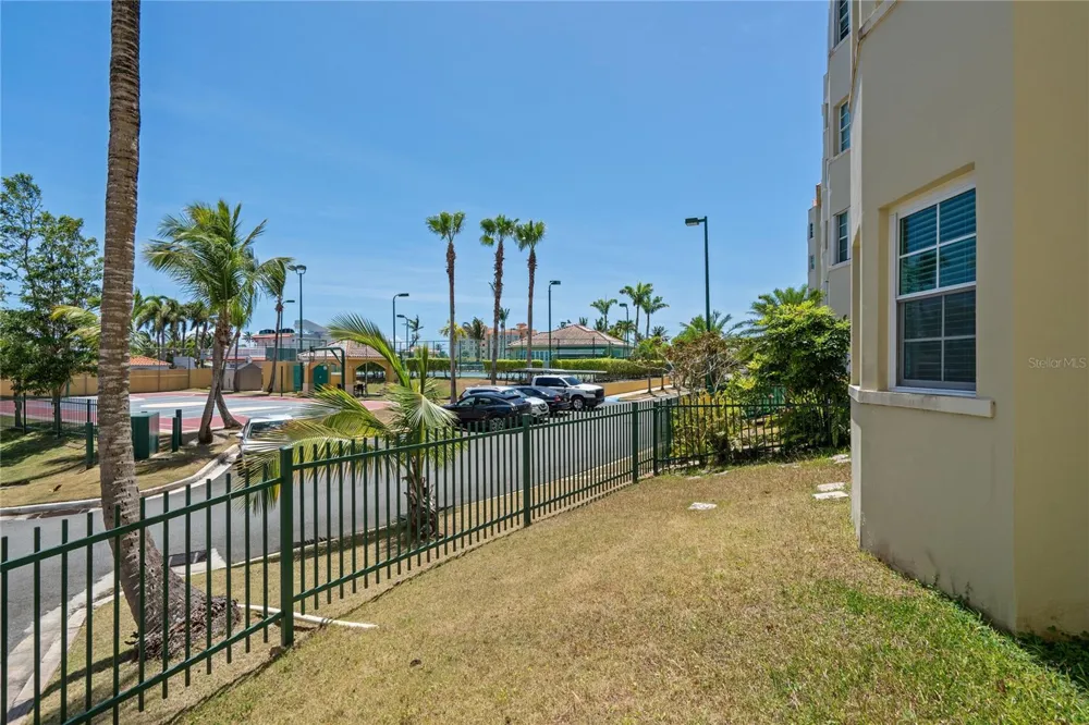 6690 Rd. ROYAL PALM COND. #D-101 Vega Alta, PR 00692